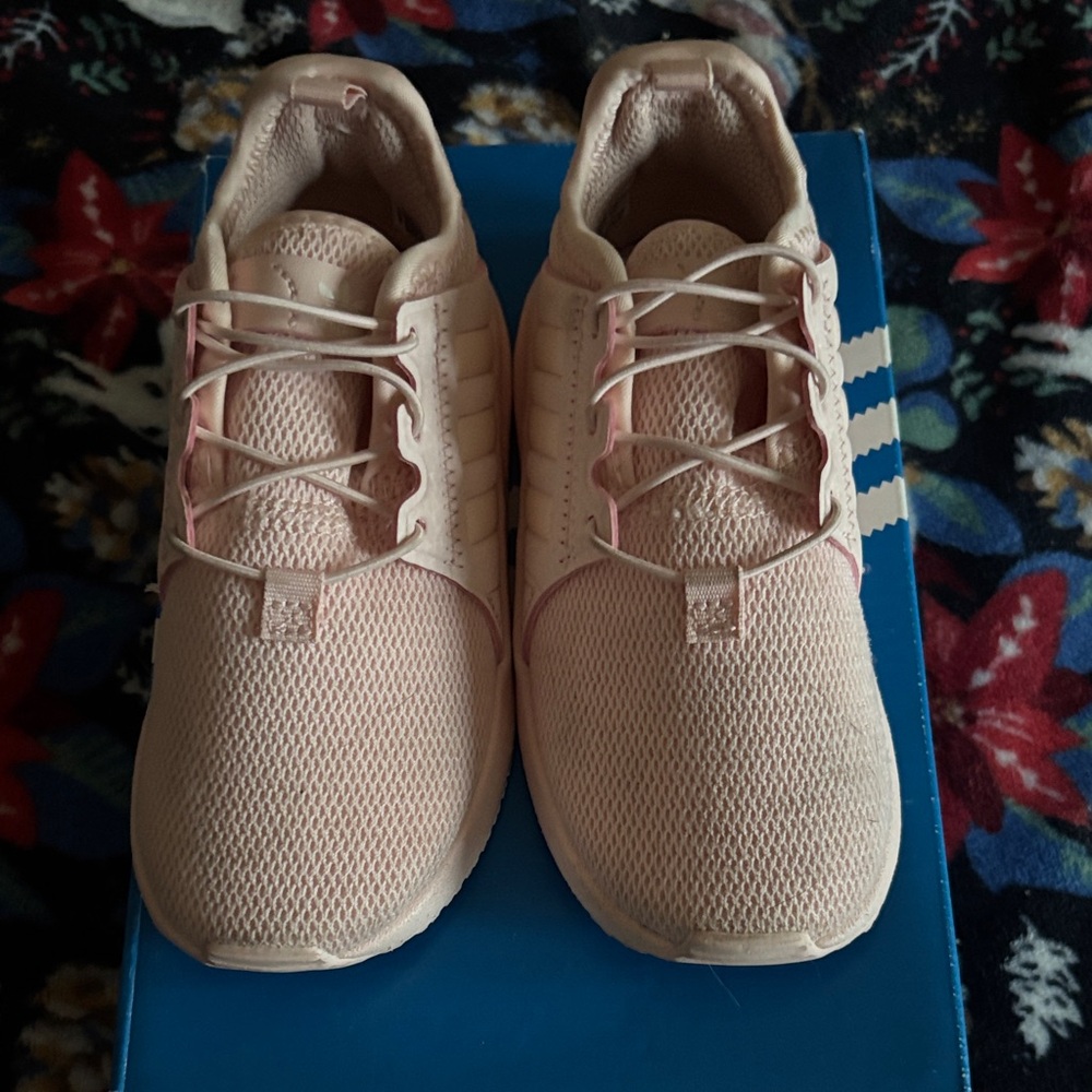 adidas Kids Sneakers in Light Pink